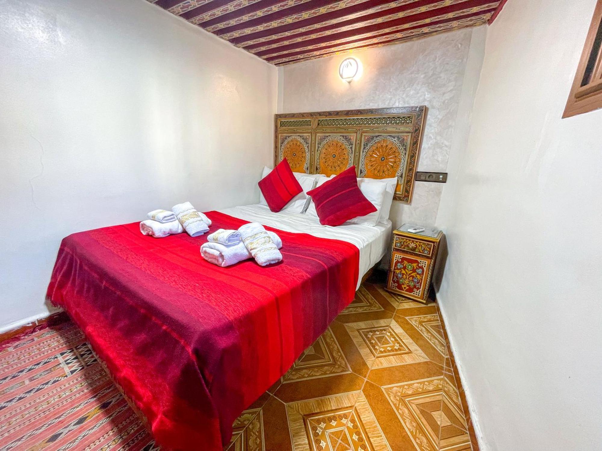 Riad Dar El Ouedghiri Fès Exteriör bild