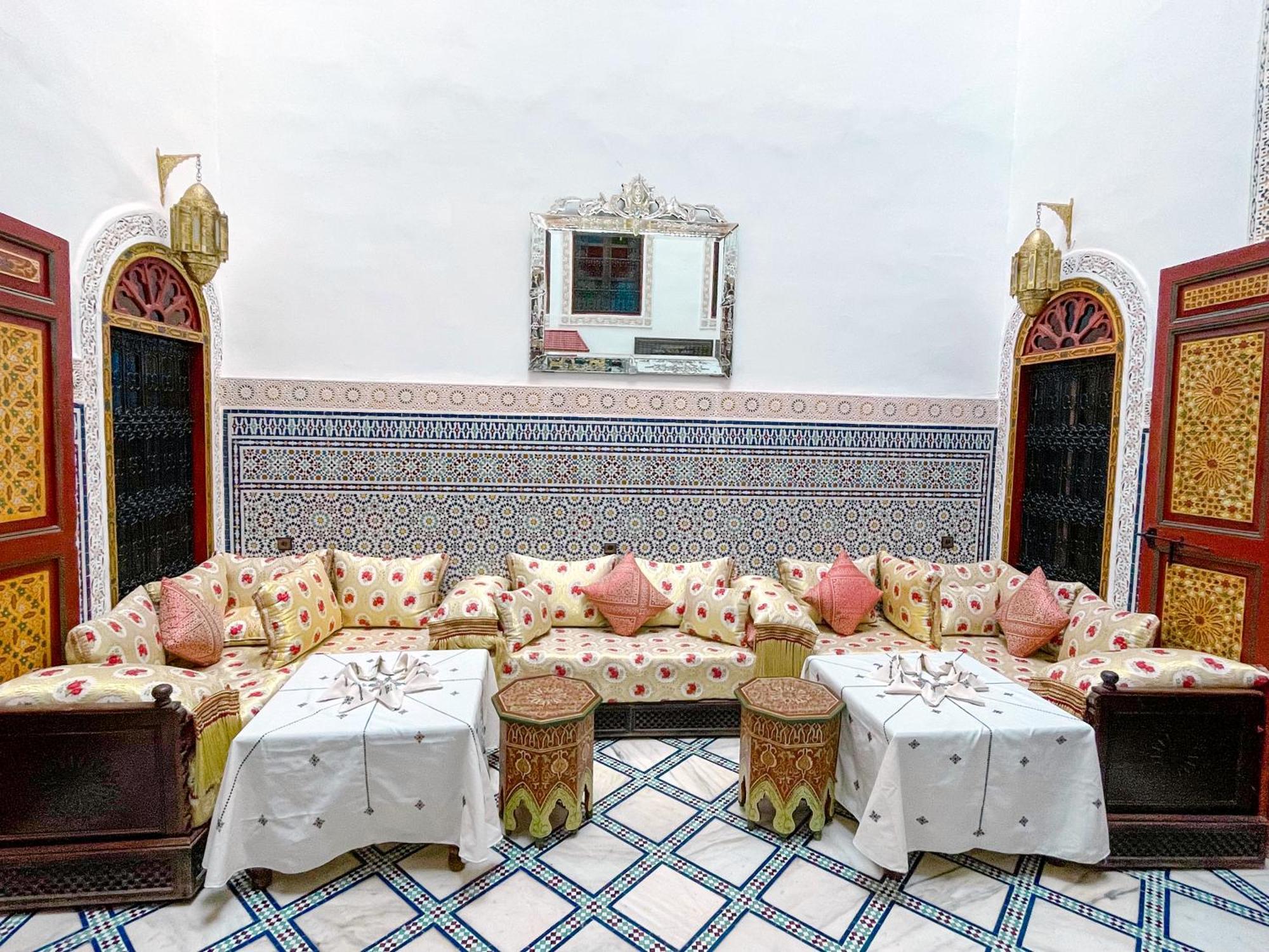 Riad Dar El Ouedghiri Fès Exteriör bild